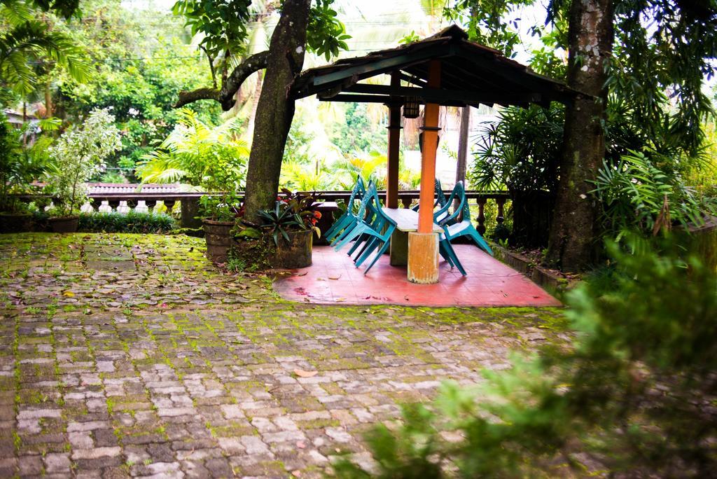 Hotel Gem Land Ratnapura Ngoại thất bức ảnh