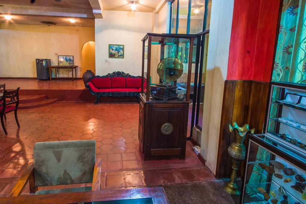 Hotel Gem Land Ratnapura Ngoại thất bức ảnh