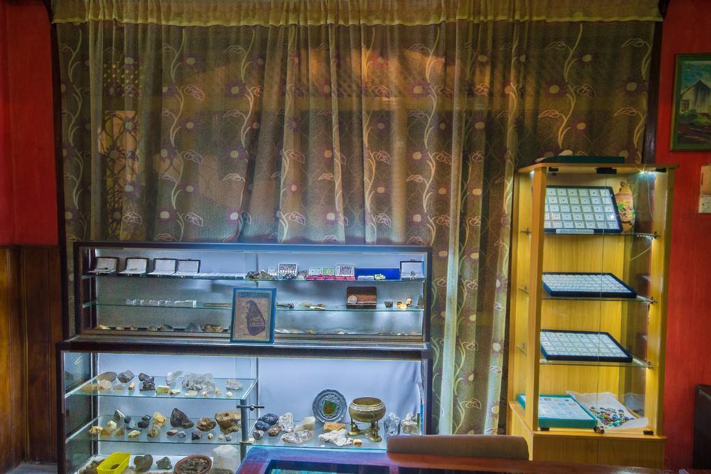 Hotel Gem Land Ratnapura Ngoại thất bức ảnh