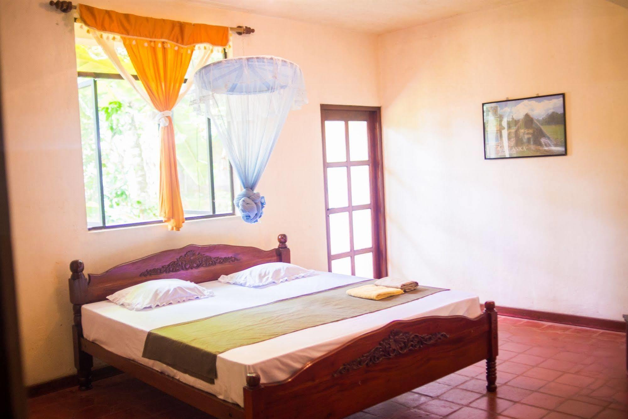 Hotel Gem Land Ratnapura Ngoại thất bức ảnh