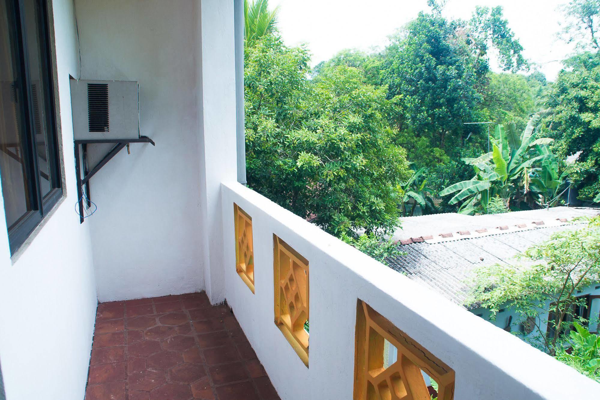 Hotel Gem Land Ratnapura Ngoại thất bức ảnh